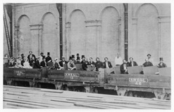 Le métro de Londres, le premier chemin de fer souterrain, a ouvert en 1863.